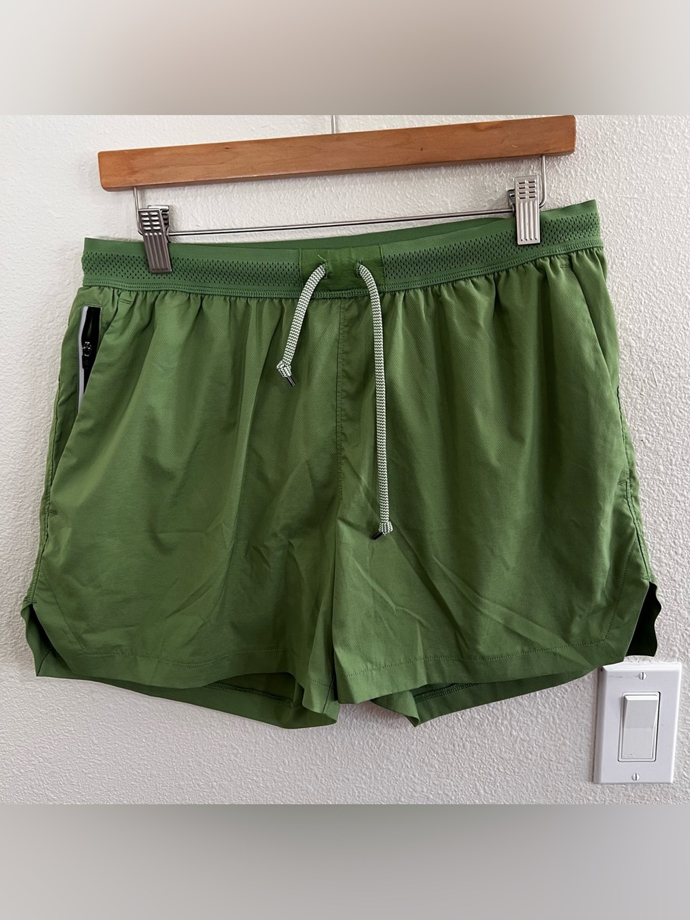 Rabbit Running Cruisers Lined Shorts Green Women's Size Large Athletic Gym Yoga